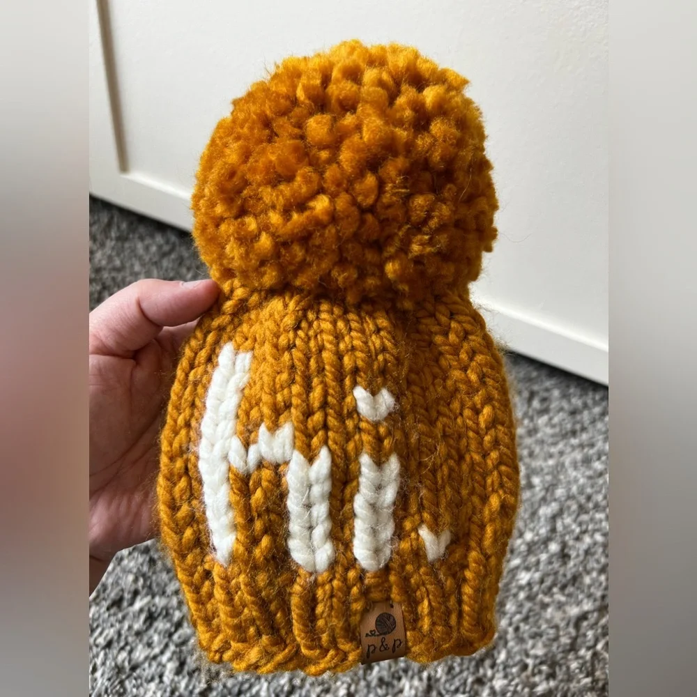 Pine & Poppy NWOT Infant Baby Butterscotch Knit Pom Pom Beanie‎ Cap Newborn Size